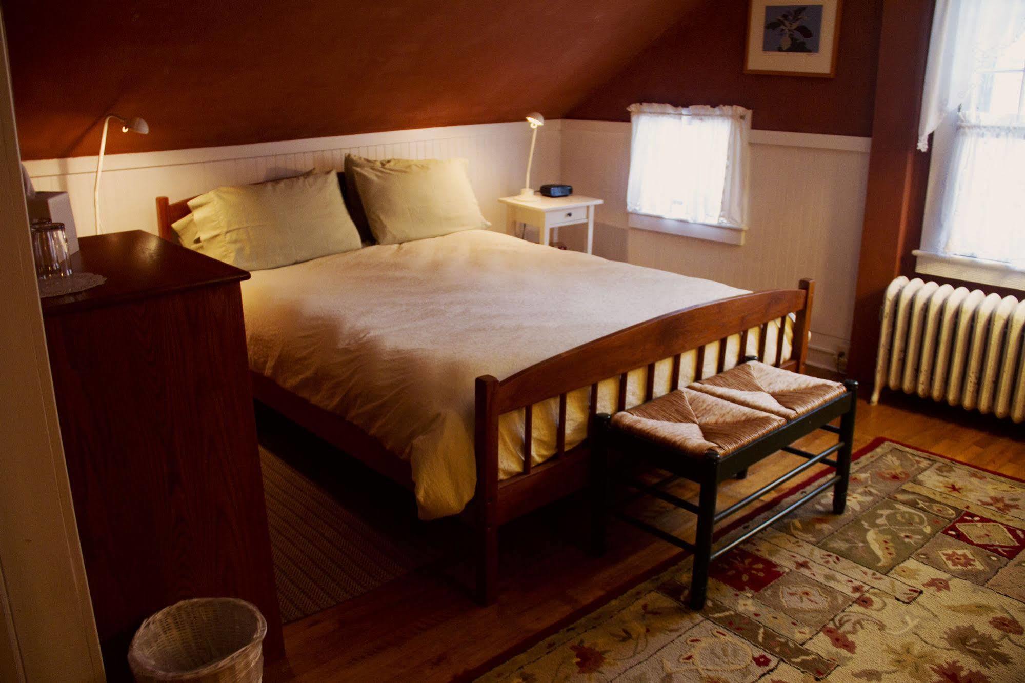 Inn At Baldwin Creek & Mary'S Restaurant Bristol 外观 照片